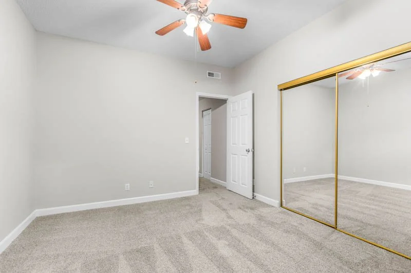 326 Meadows Circle-17.jpg