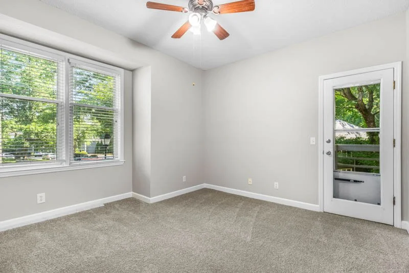 326 Meadows Circle-19.jpg