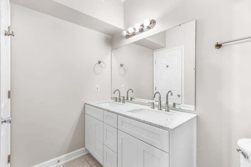 326 Meadows Circle-22.jpg