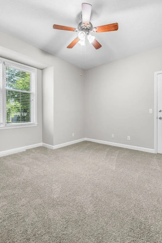 326 Meadows Circle-34.jpg