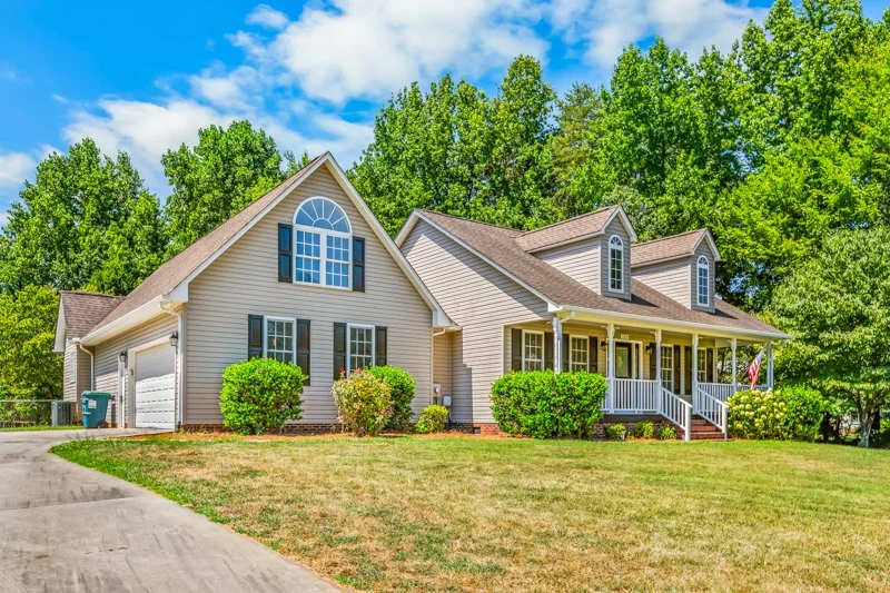 1184 Kingsway Drive-3.jpg