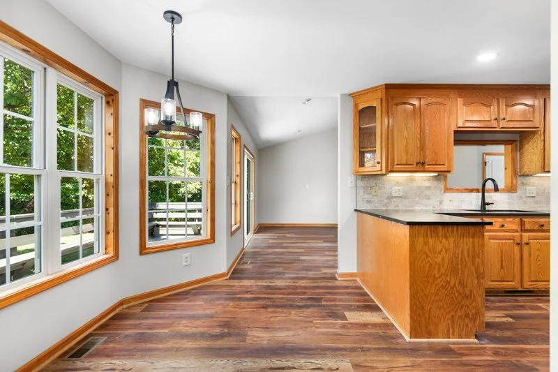 1184 Kingsway Drive-13.jpg