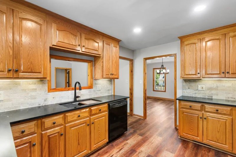 1184 Kingsway Drive-16.jpg