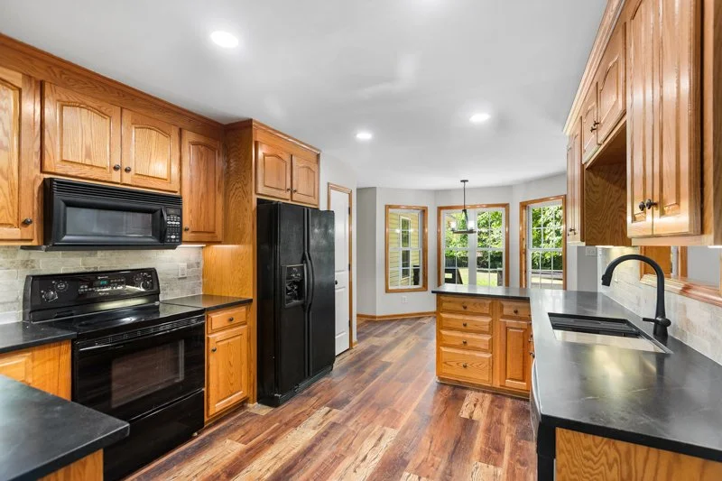 1184 Kingsway Drive-18.jpg