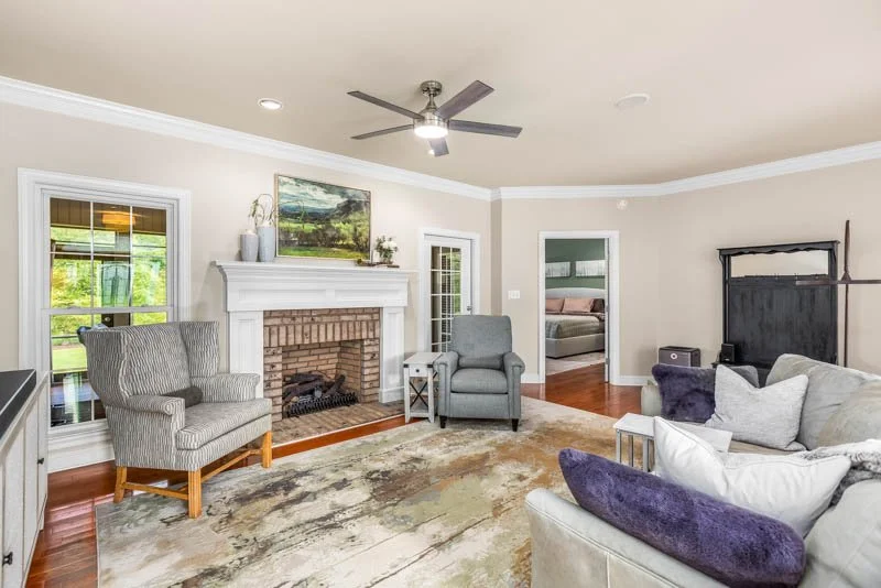 590 Pinewood Road-6.jpg