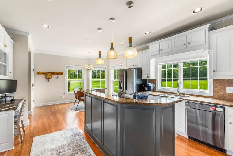 590 Pinewood Road-11.jpg