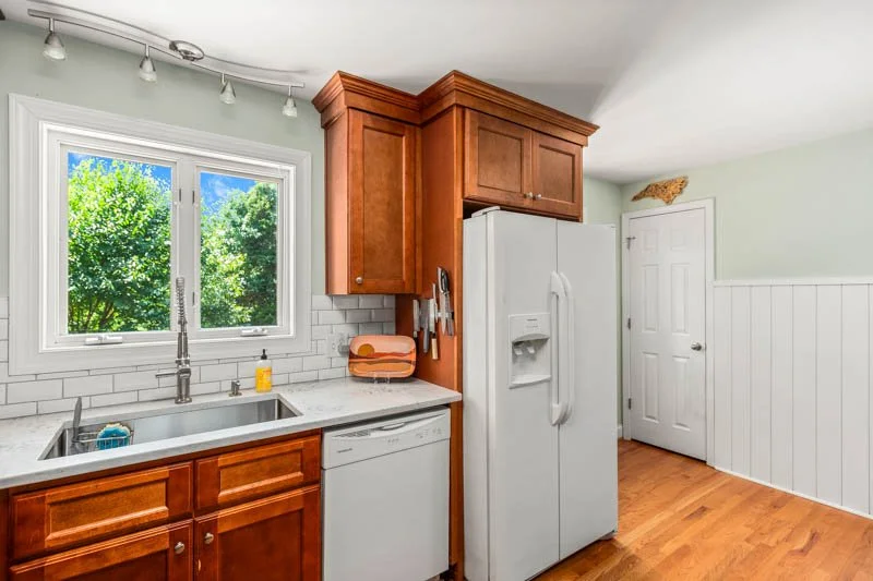 541 Robbins Road-13.jpg