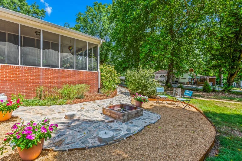 541 Robbins Road-29.jpg