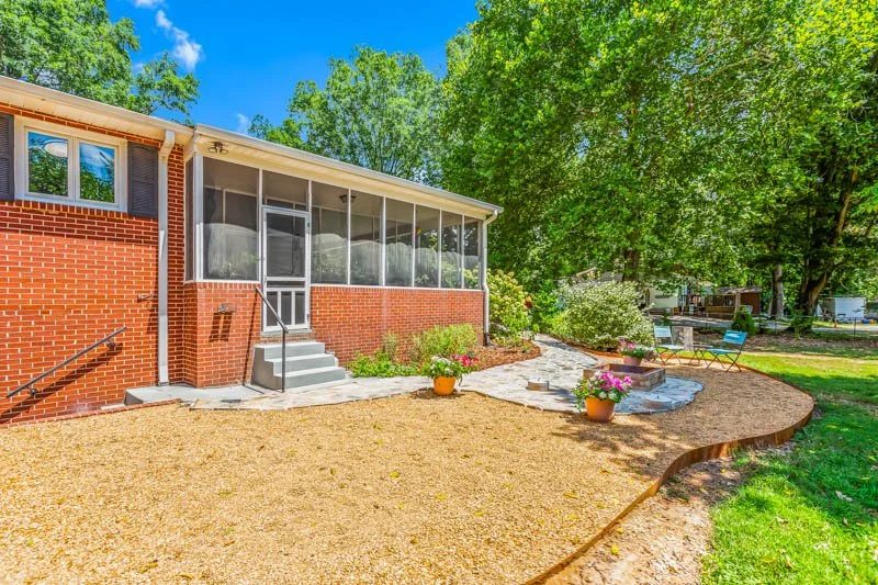 541 Robbins Road-30.jpg