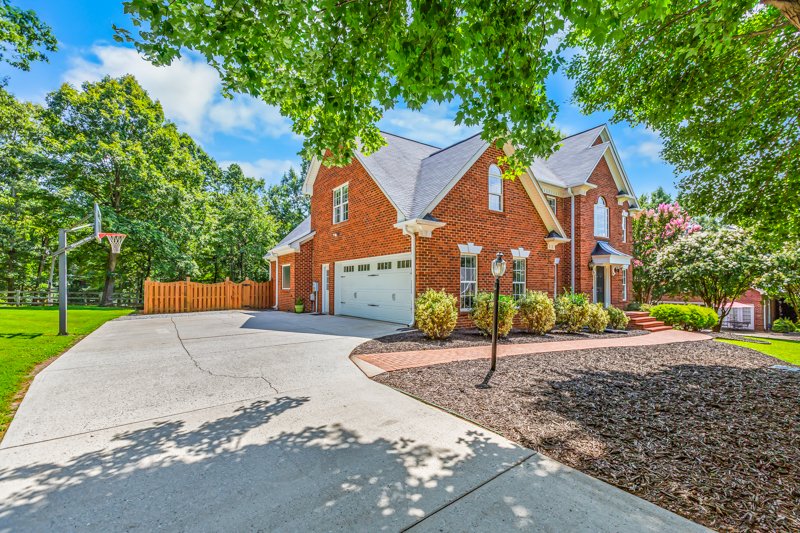5736 Brightington Court-4.jpg