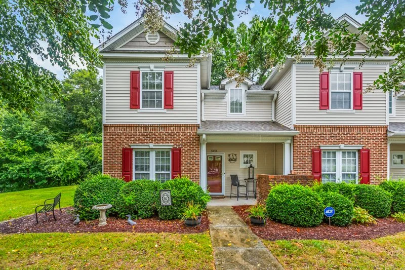 5858 Fox Ridge Lane-3.jpg