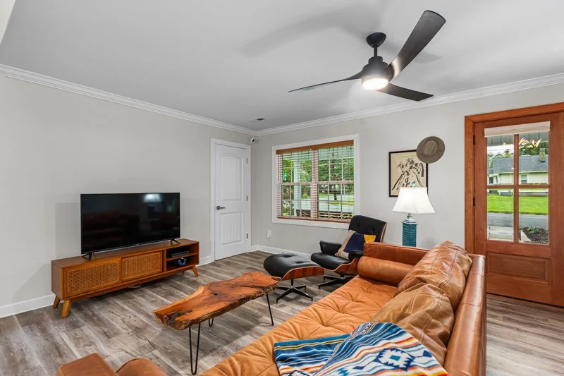 901 Askew Street-10.jpg