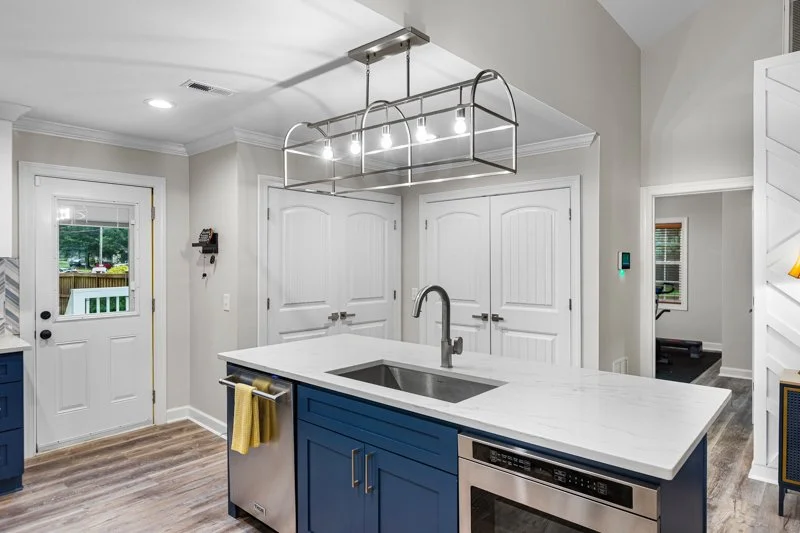 901 Askew Street-18.jpg