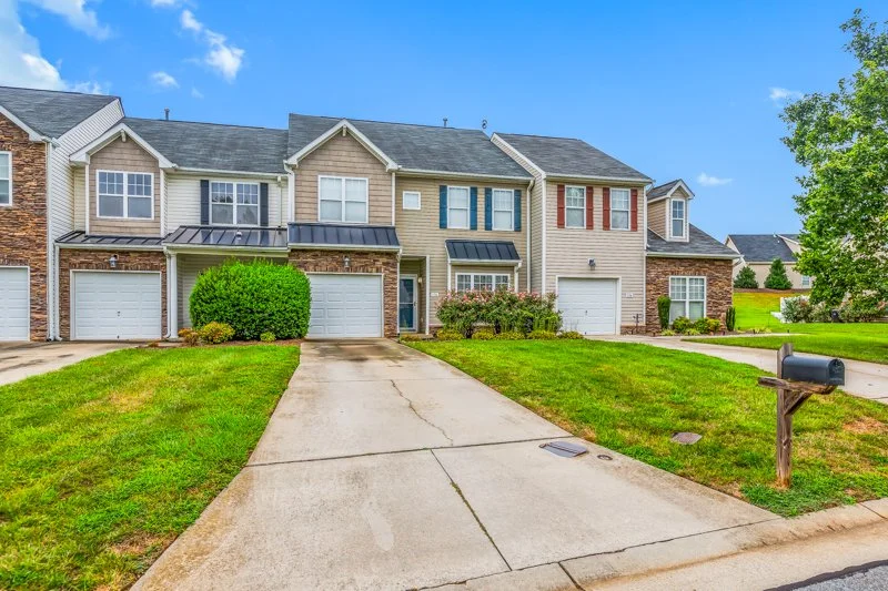 136 Penry Lane-1.jpg
