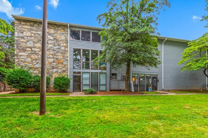 3062 Bonhurst Drive-2.jpg