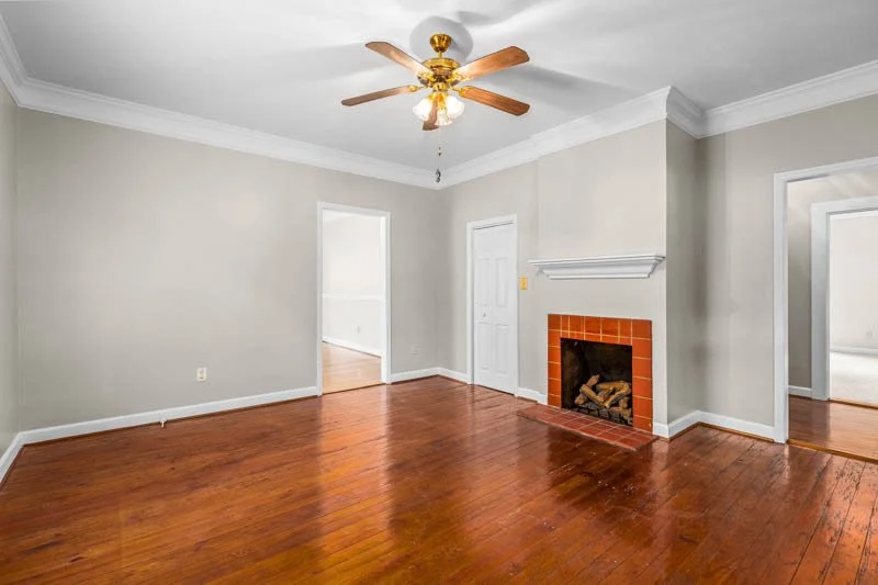 435 Lynhaven Drive-10.jpg