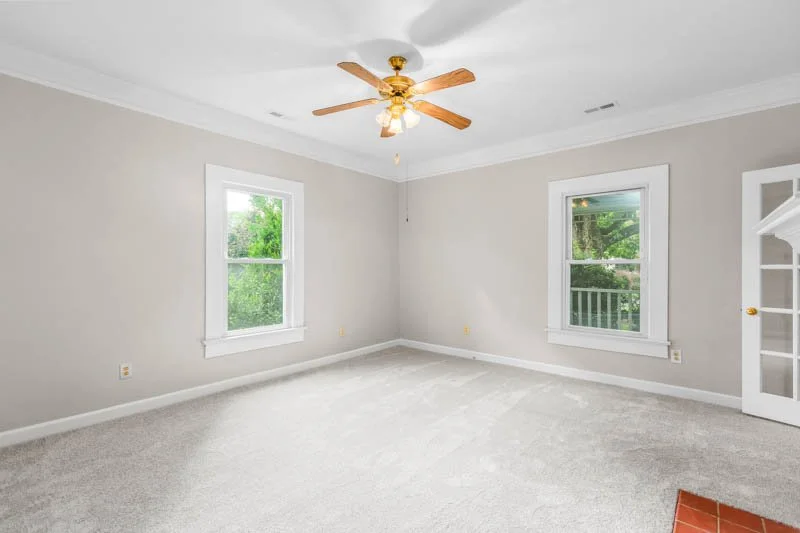 435 Lynhaven Drive-25.jpg