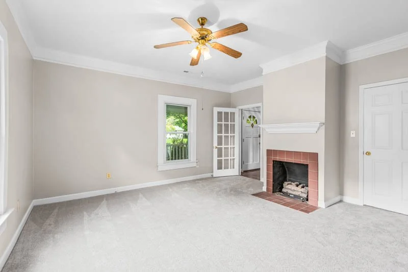 435 Lynhaven Drive-26.jpg