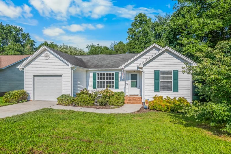 587 Porter Lane-3.jpg