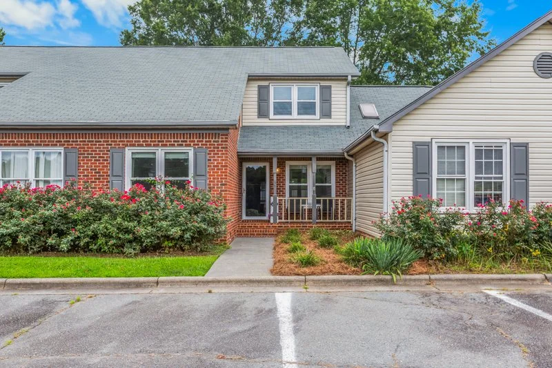 105 Forrest Oaks Drive-1.jpg