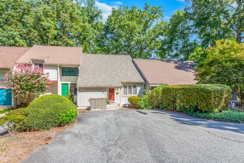 139 Lamplighter Circle-1.jpg