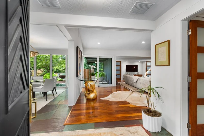406 Hillcrest Drive-8.jpg