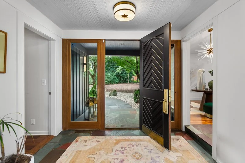 406 Hillcrest Drive-9.jpg