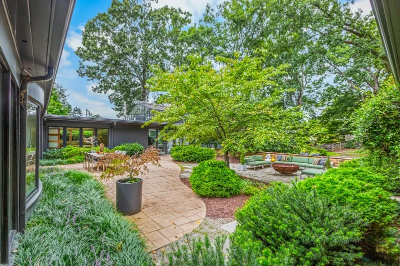 406 Hillcrest Drive-61.jpg