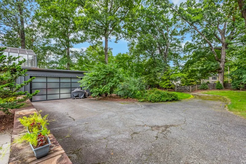 406 Hillcrest Drive-72.jpg