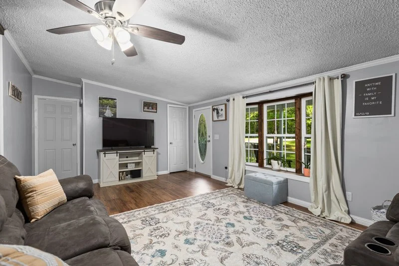 1090 Tree Haven Lane-8.jpg