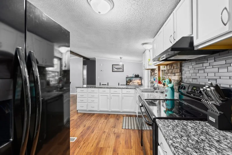 1090 Tree Haven Lane-13.jpg