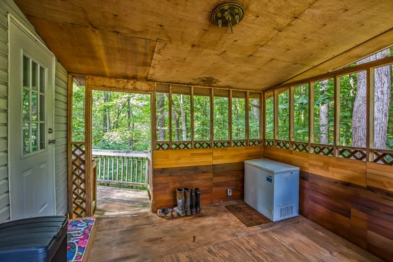 1090 Tree Haven Lane-24.jpg