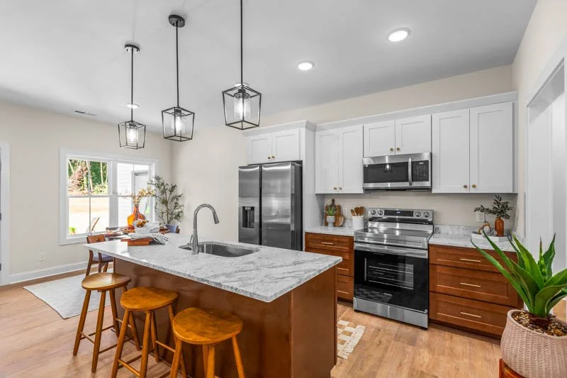 7946 Glade Street-8.jpg
