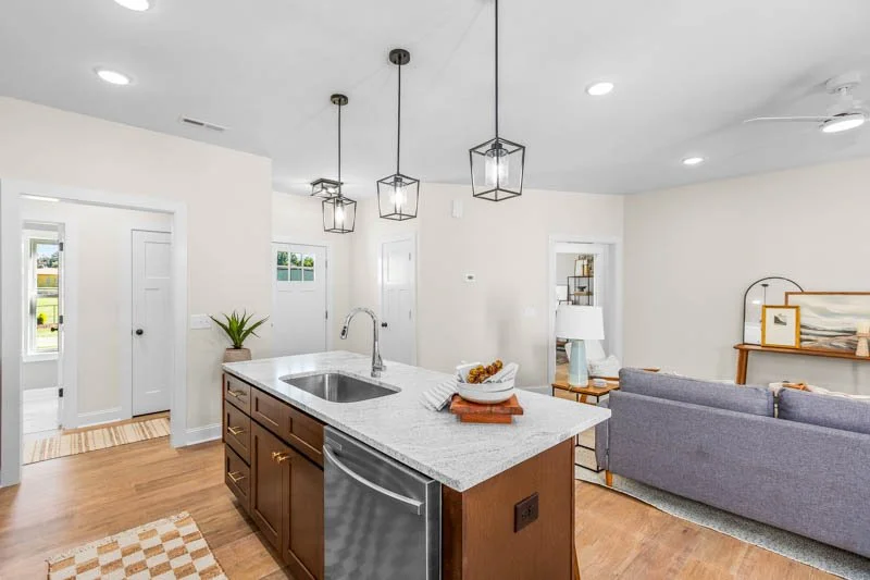 7946 Glade Street-11.jpg