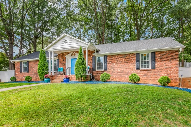 2661 Woodberry Drive-3.jpg