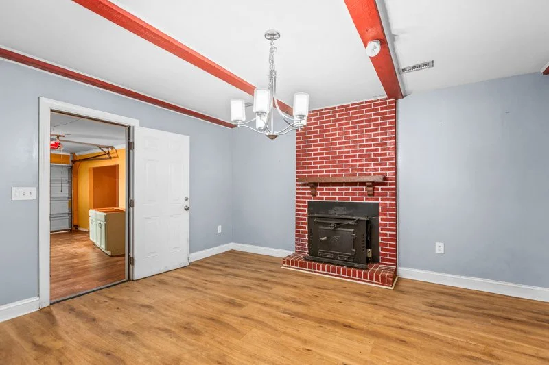 620 Parkland Court-16.jpg