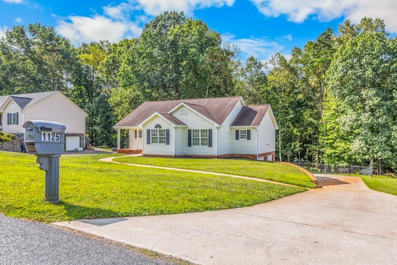 1125 Woodbury Road-3.jpg
