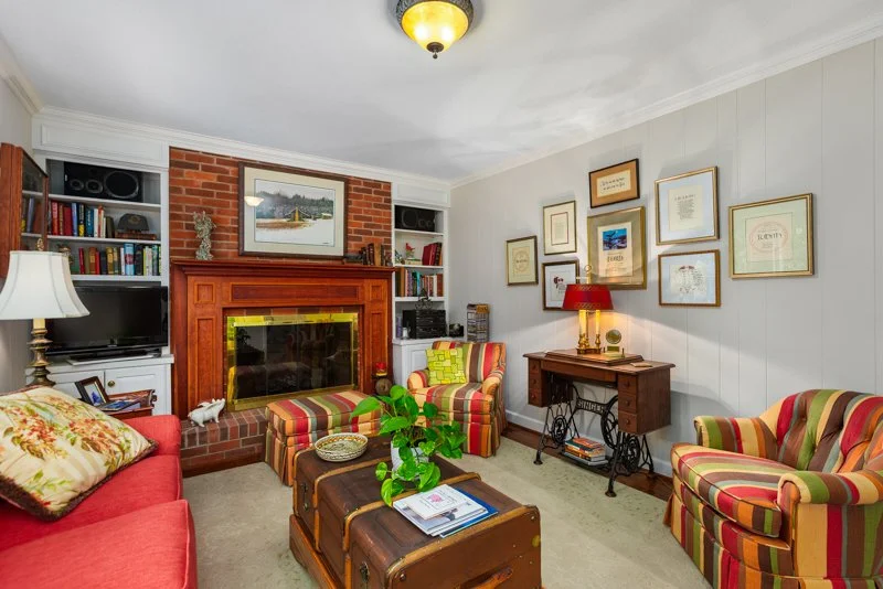 1319 Robinhood Road-7.jpg