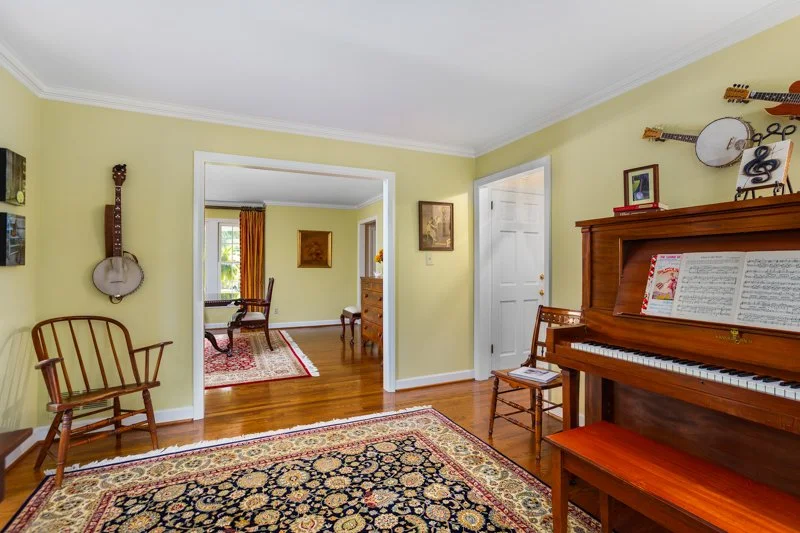 1319 Robinhood Road-10.jpg