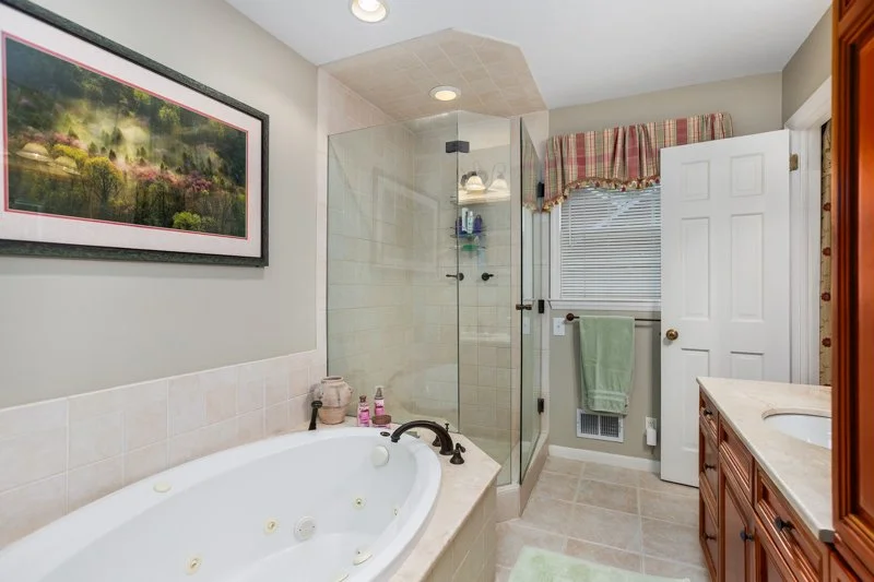 1319 Robinhood Road-32.jpg