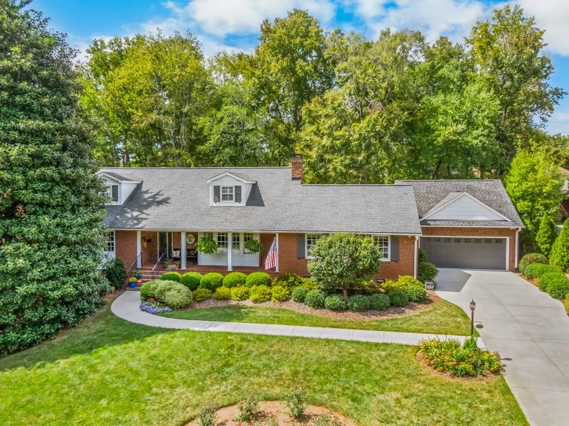 1319 Robinhood Road-55.jpg