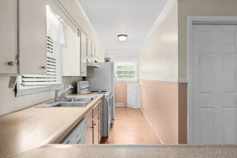 108 Hinshaw Avenue-12.jpg