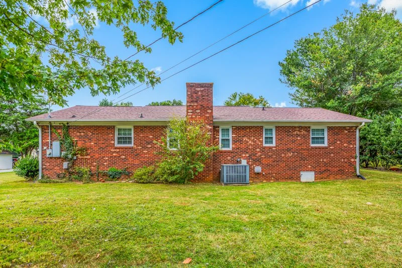 108 Hinshaw Avenue-24.jpg