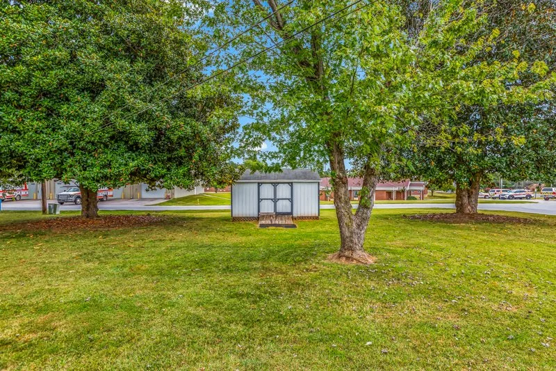 108 Hinshaw Avenue-27.jpg