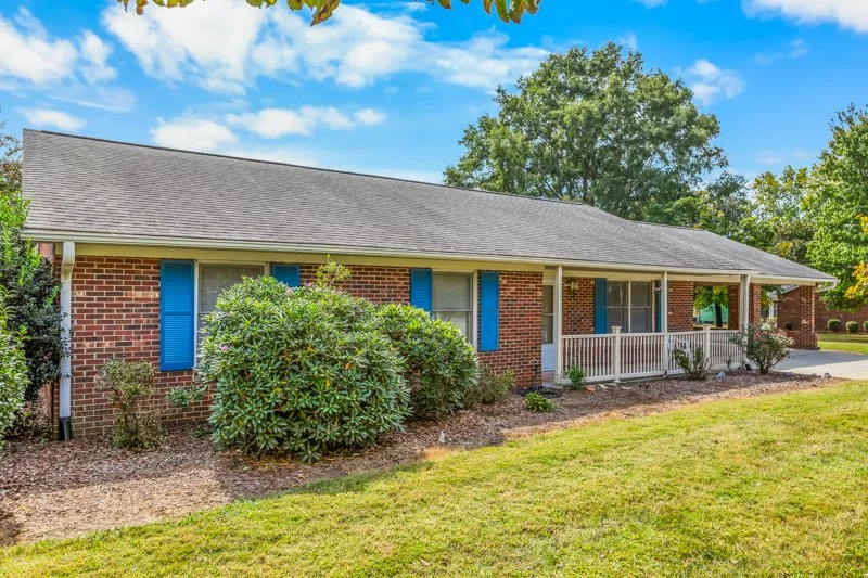 184 Cale Bradley Court-3.jpg