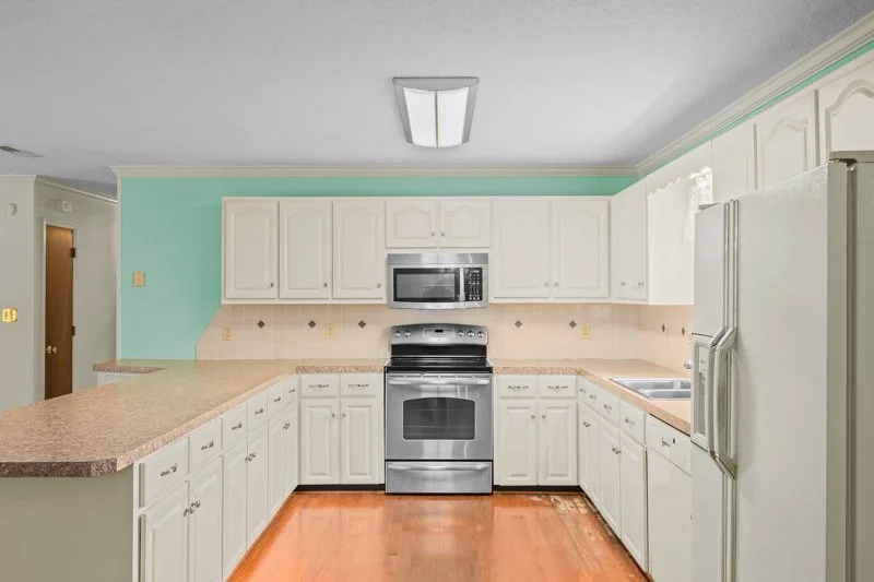 184 Cale Bradley Court-8.jpg