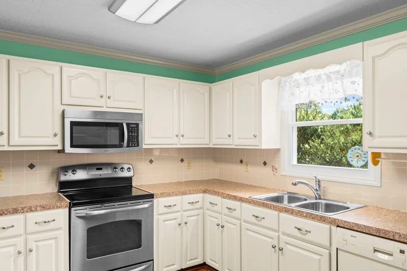 184 Cale Bradley Court-9.jpg