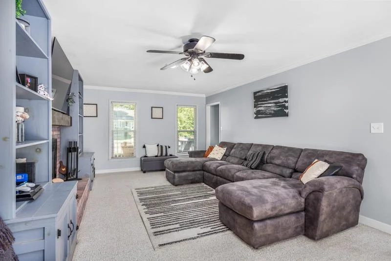 649 Nottinghill Drive-10.jpg