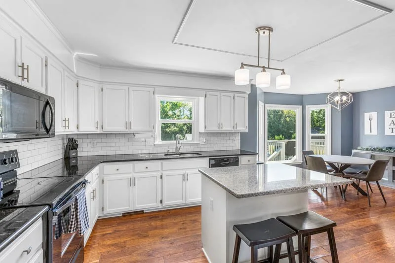 649 Nottinghill Drive-13.jpg