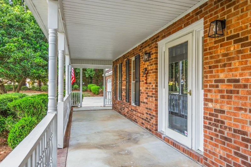 389 Christine Court-7.jpg